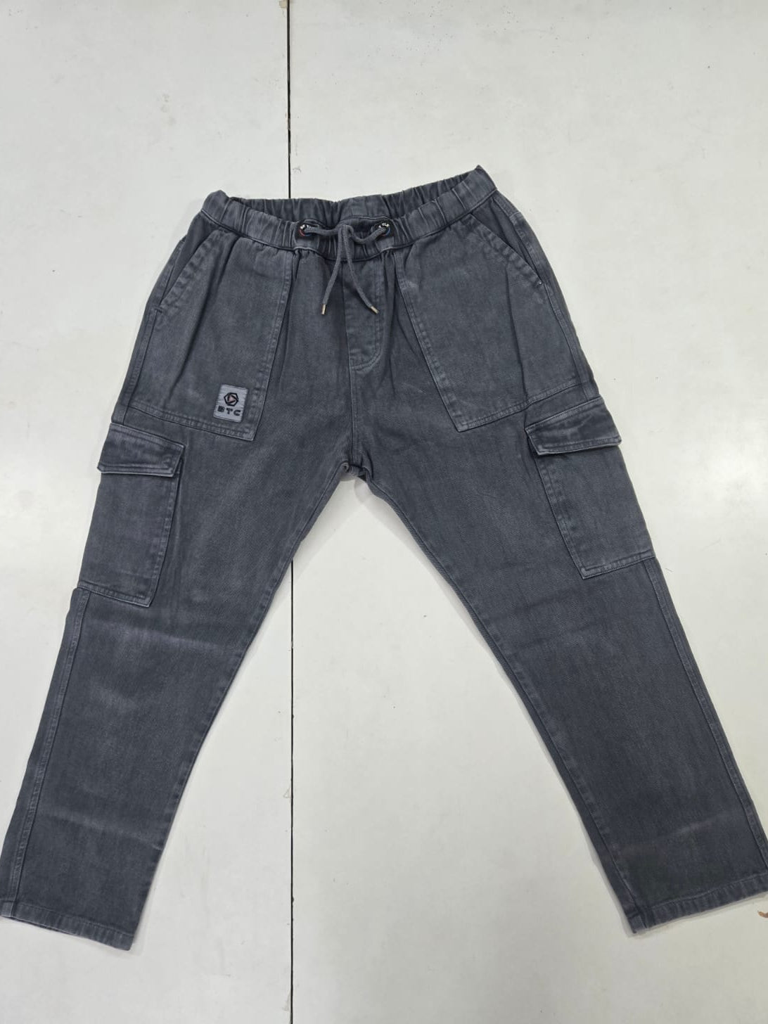 Loose Straight Fit Cargo Pants – Dark grey