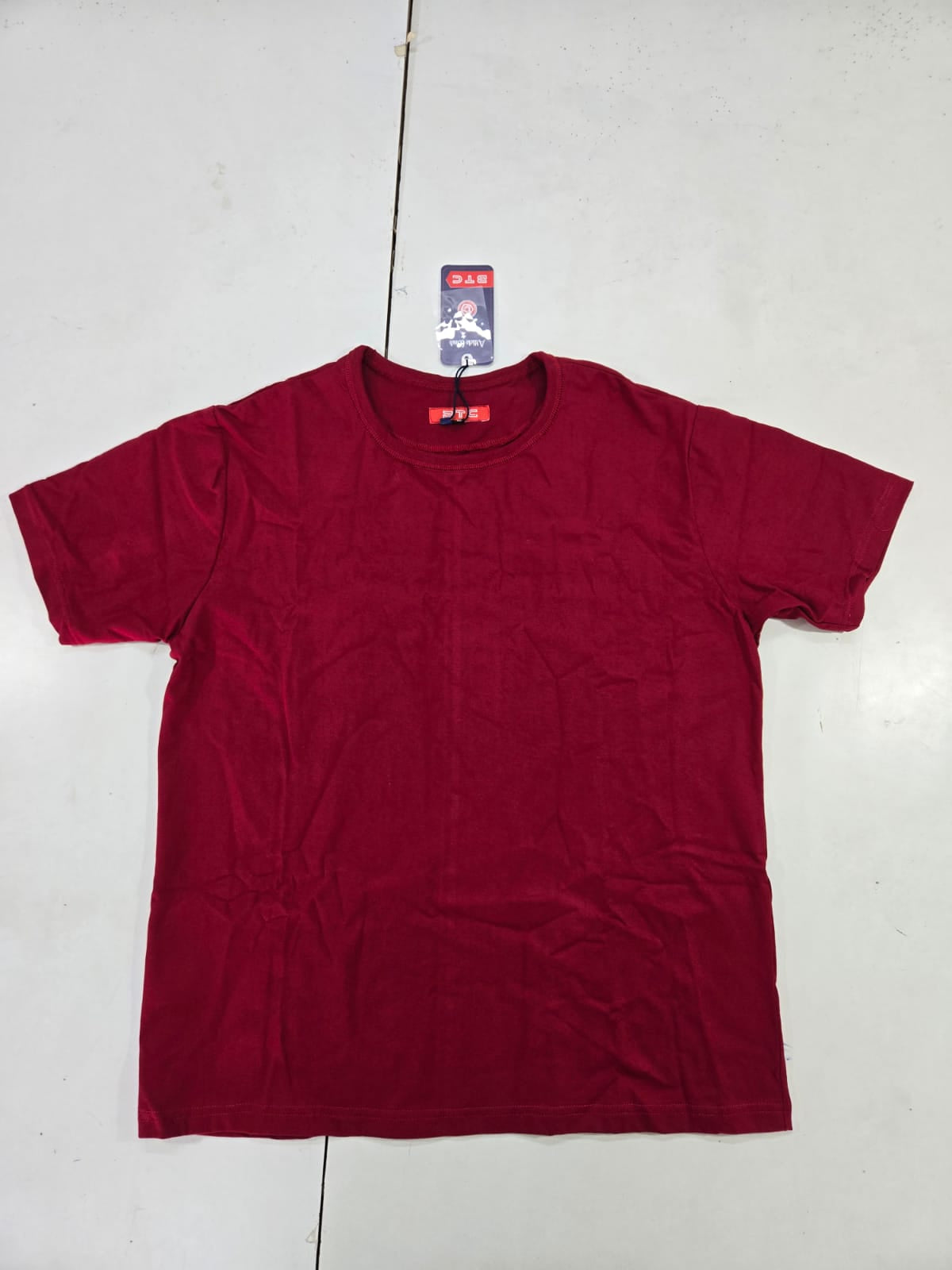 T-Shirt – Slim Fit Round Neck (Maroon)